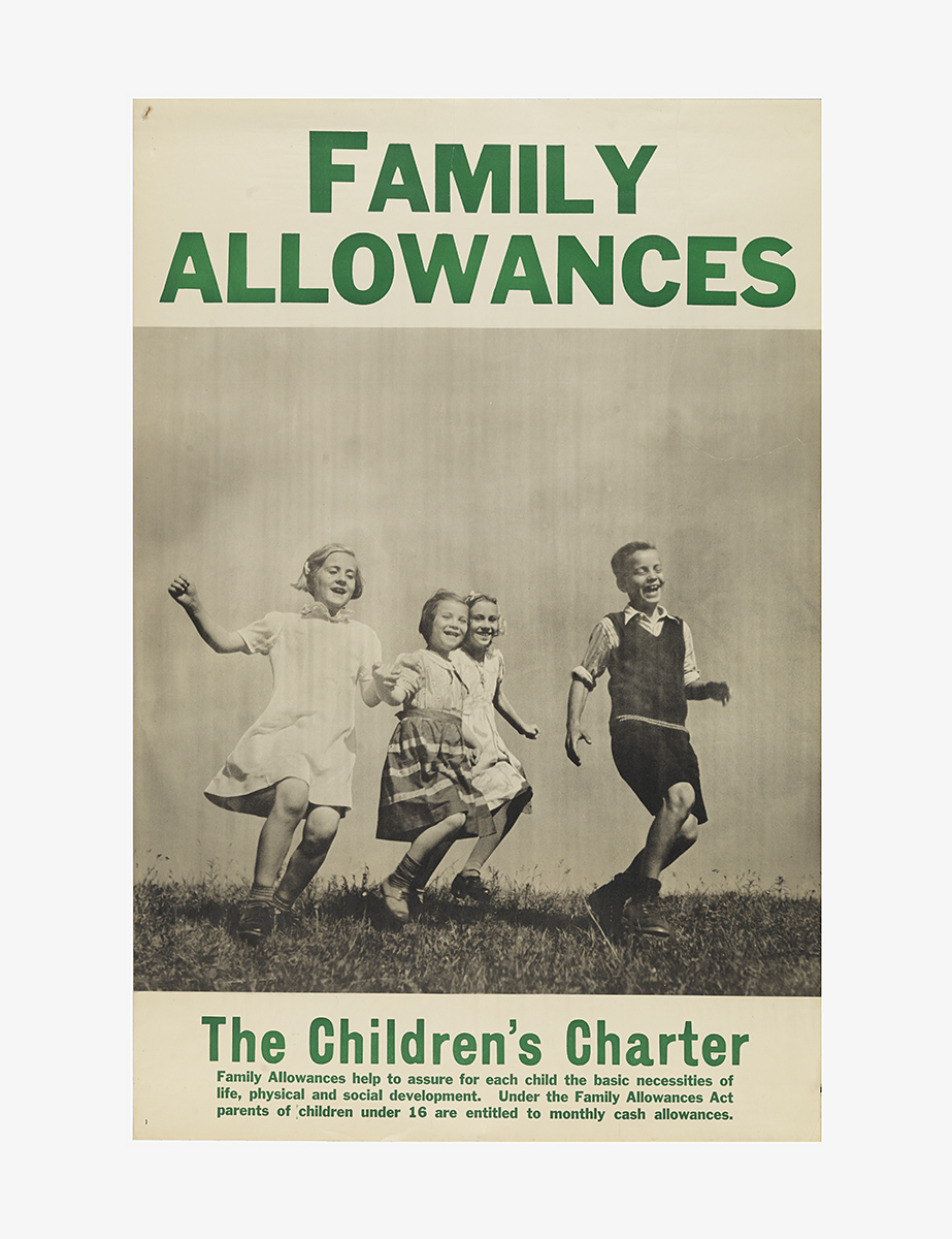 Une affiche pour les allocations familiales au Musée canadien de l'histoire à Ottawa.